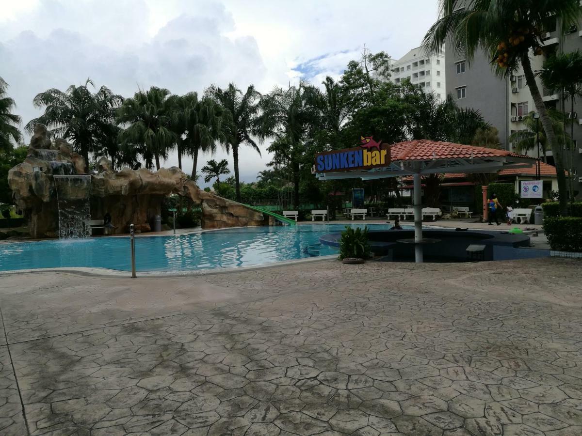 Glory 3 Seaview Getaway *